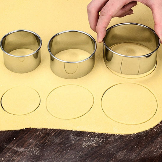 cercles decoupes sur pate petrie par-emporte piece differents tailles