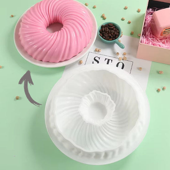 gateau rose en spirale avec moule a gateau
