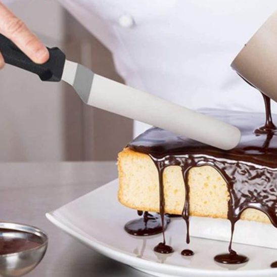 glacage mis avec aide spatule