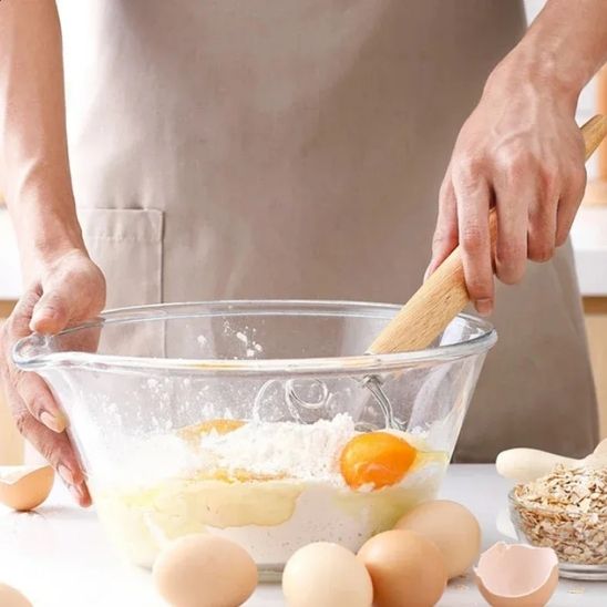 melange ingredient avec fouet
