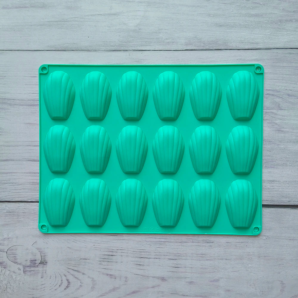 moule a madeleine vert