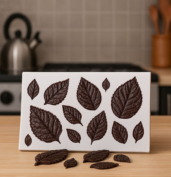 moule en silicone avec feuille chocolat