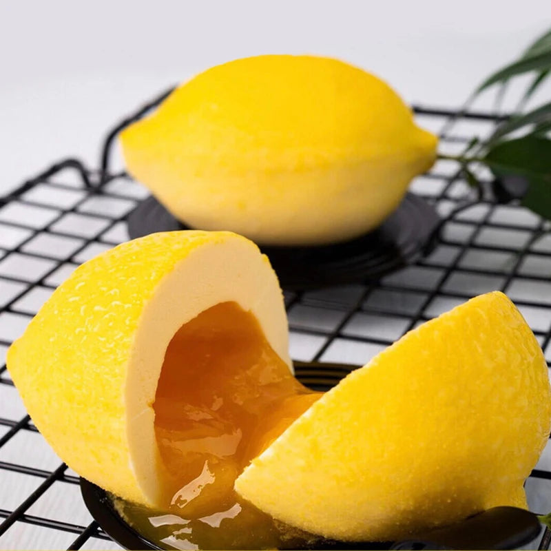 moule silicone avec gateau au citron