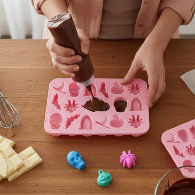 moules en silicone remplit chocolat