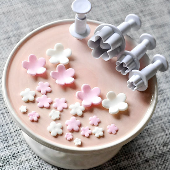 pate sucre forme fleur par emporte pieces