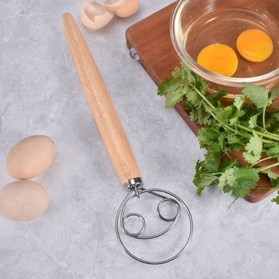 presentation fouet sur plan cuisine