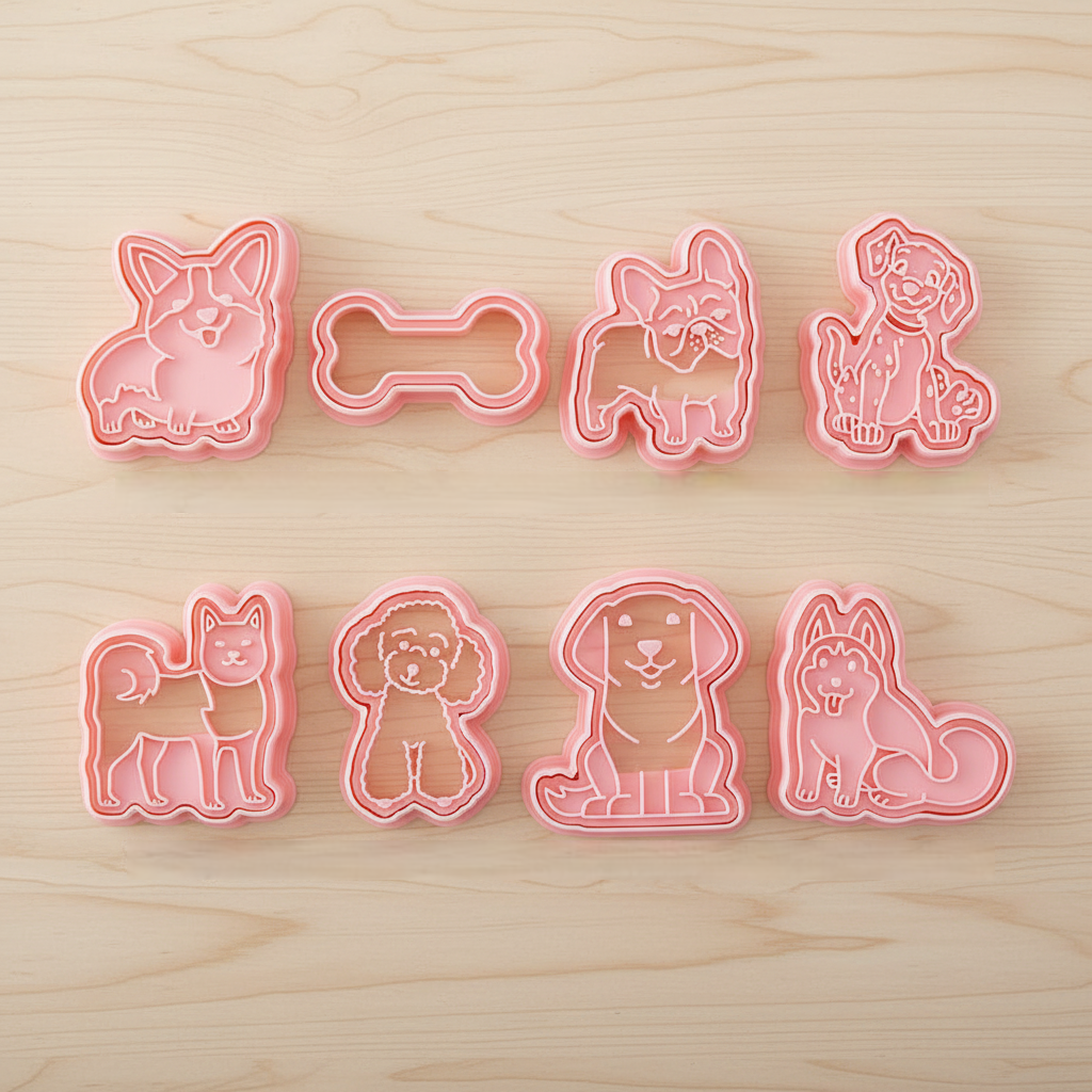 Emporte Pieces pour Biscuits forme chien sur table bois 