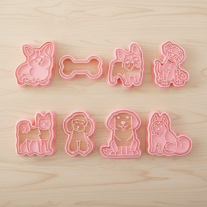 Emporte Pieces pour Biscuits forme chien sur table bois 