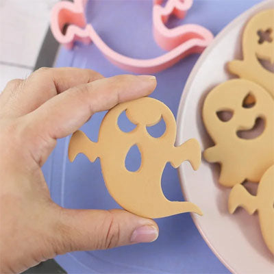 cookie forme fantome par emporte piece halloween