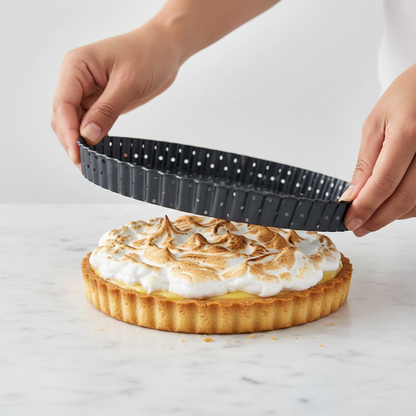 Démoulage tarte citron meringuée avec Moule à tarte fond amovible