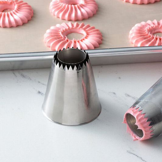 deux douille patisserie avec creme rose