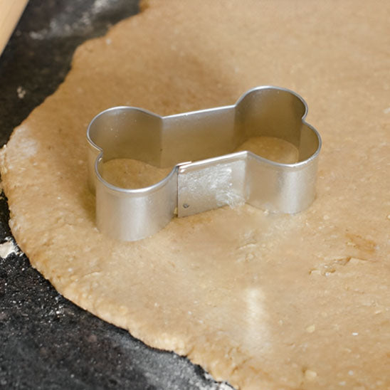 Emporte-pièce professionnel forme os chien sur pâte biscuit 