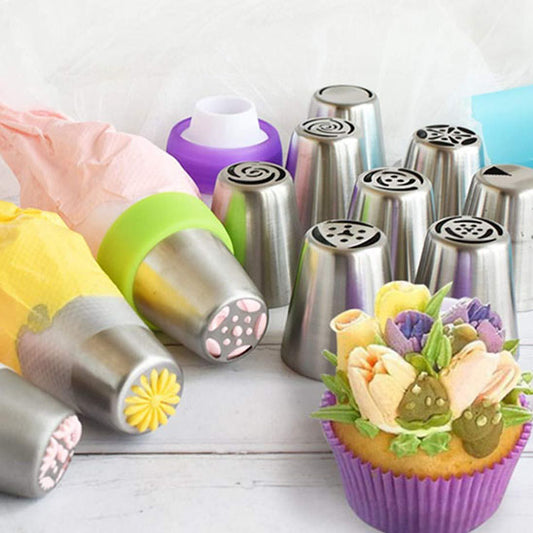 ensemble douille patisserie et embout avec exemple cupcake