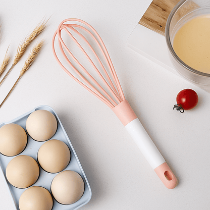 Fouet plat sur plan de travail de cuisine