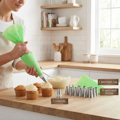 Femme décorant muffin avec poche a douille et embout