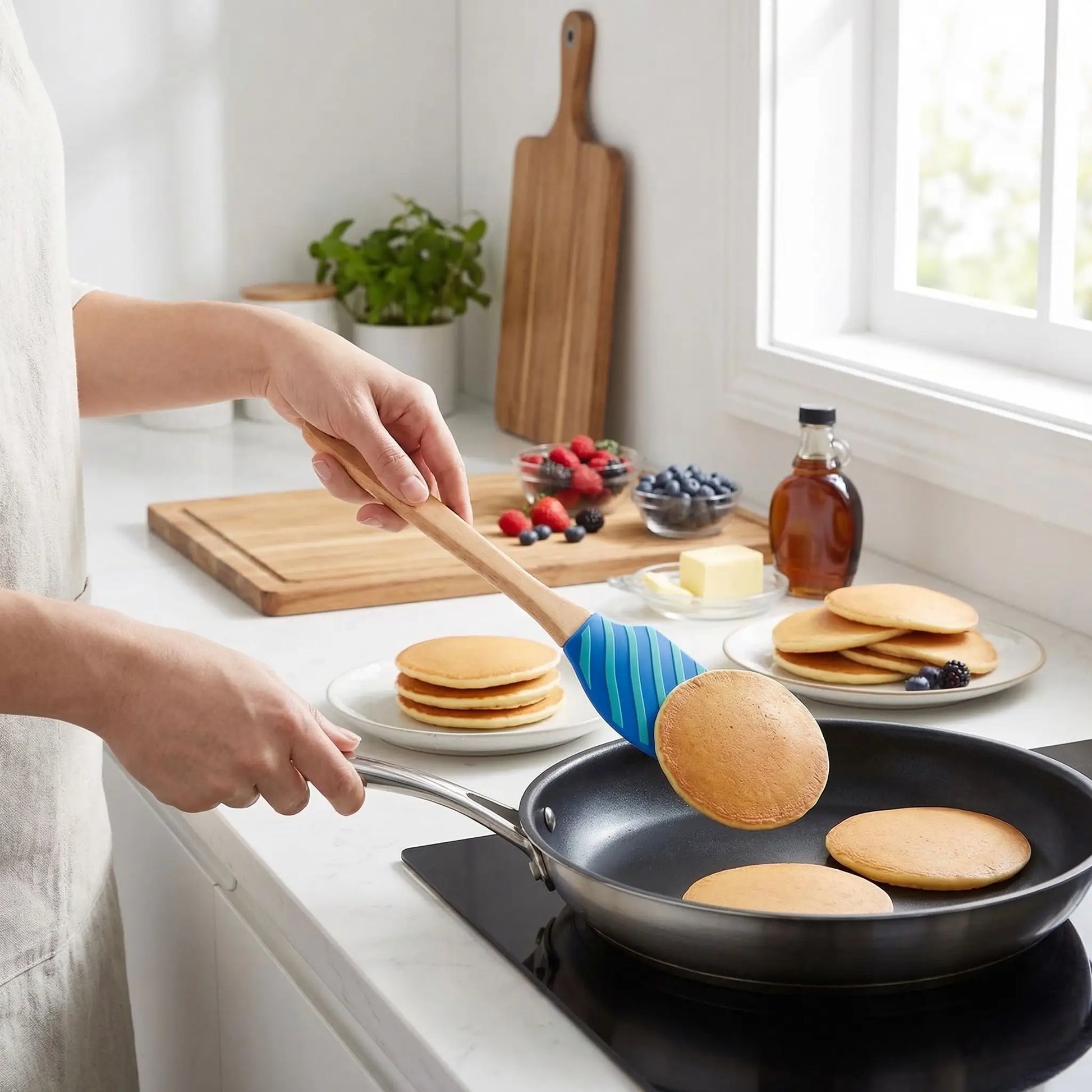 Cuisson crêpe avec Spatule patisserie motif bleu