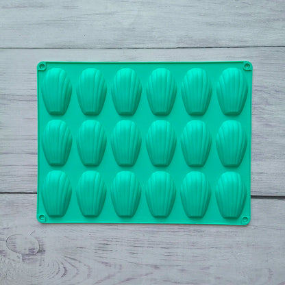 moule a madeleine vert