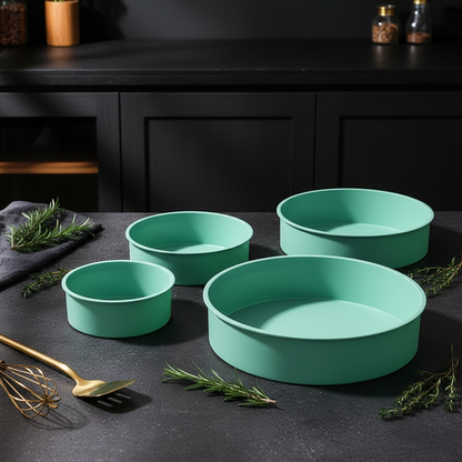 ensemble moules en silicone rond sur table noir