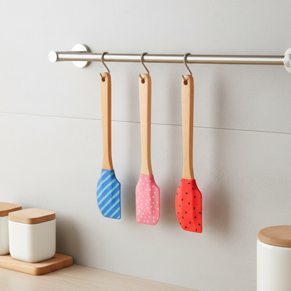 Set 3 Spatule patisserie suspendu contre mur cuisine